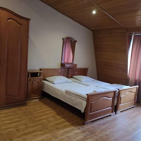 Hotel Ni&La Batumi Esterno foto