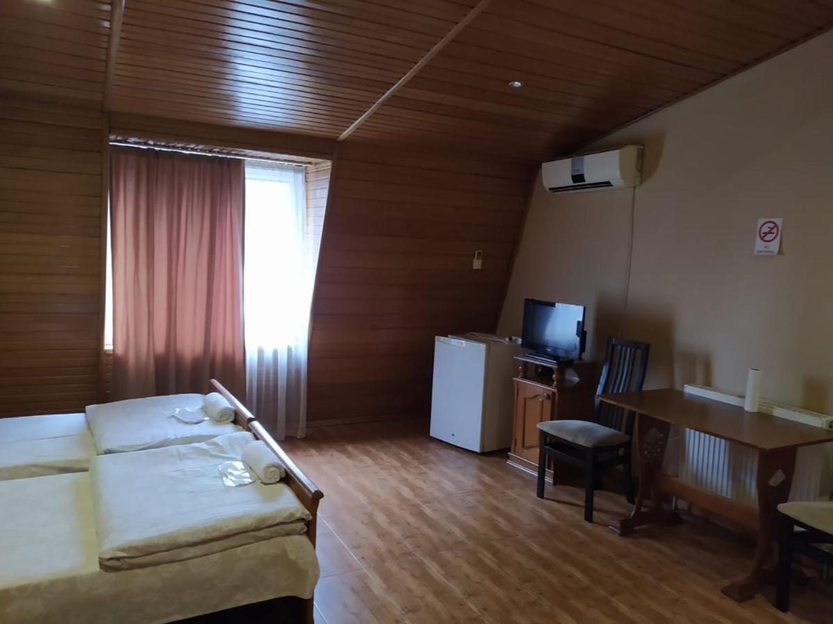 Hotel Ni&La Batumi Esterno foto
