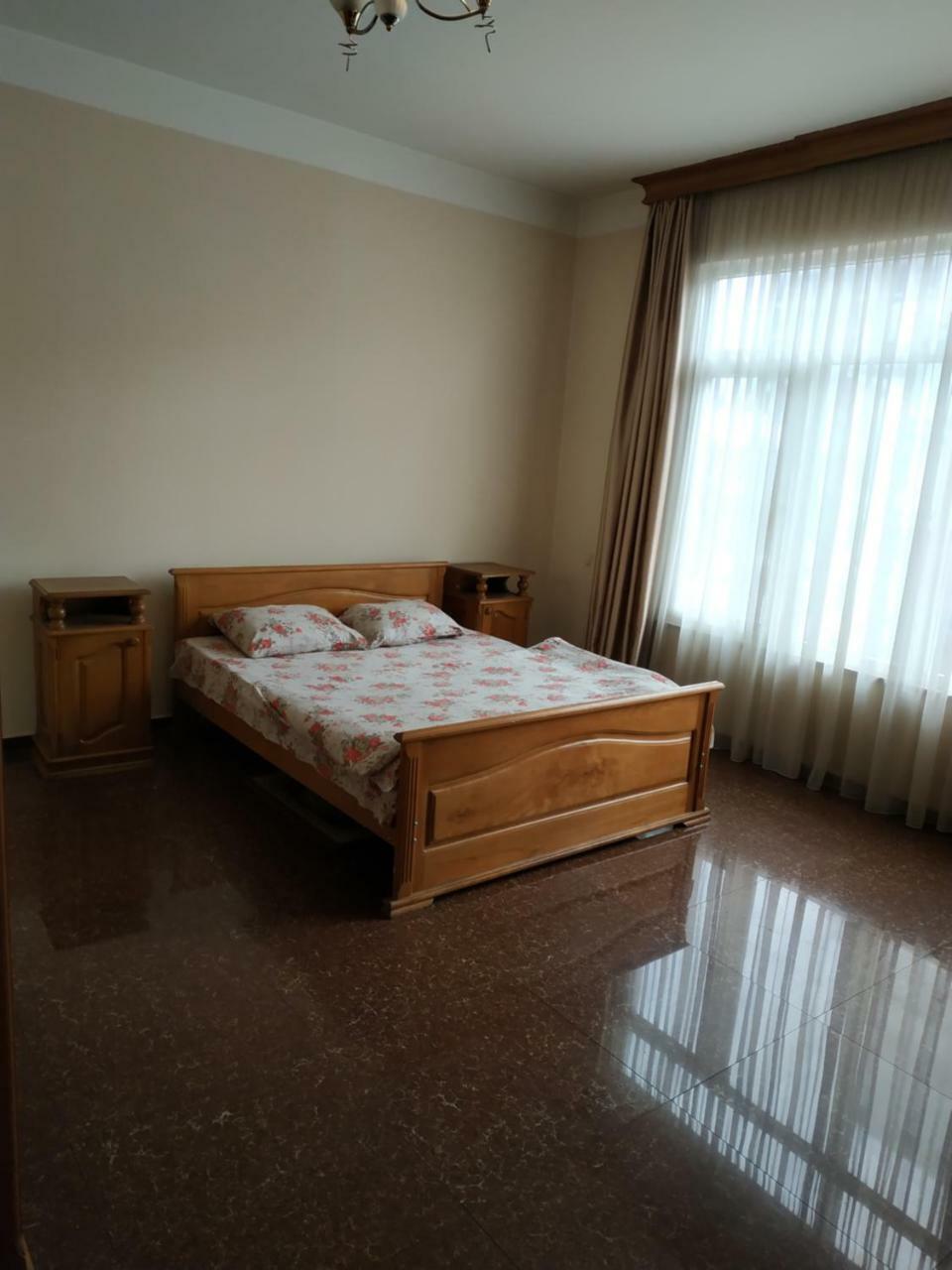Hotel Ni&La Batumi Esterno foto